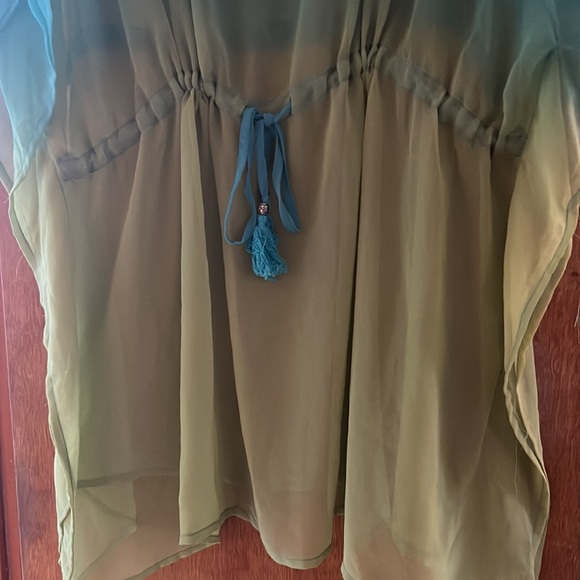 Ombré coverup - Picture 4 of 7